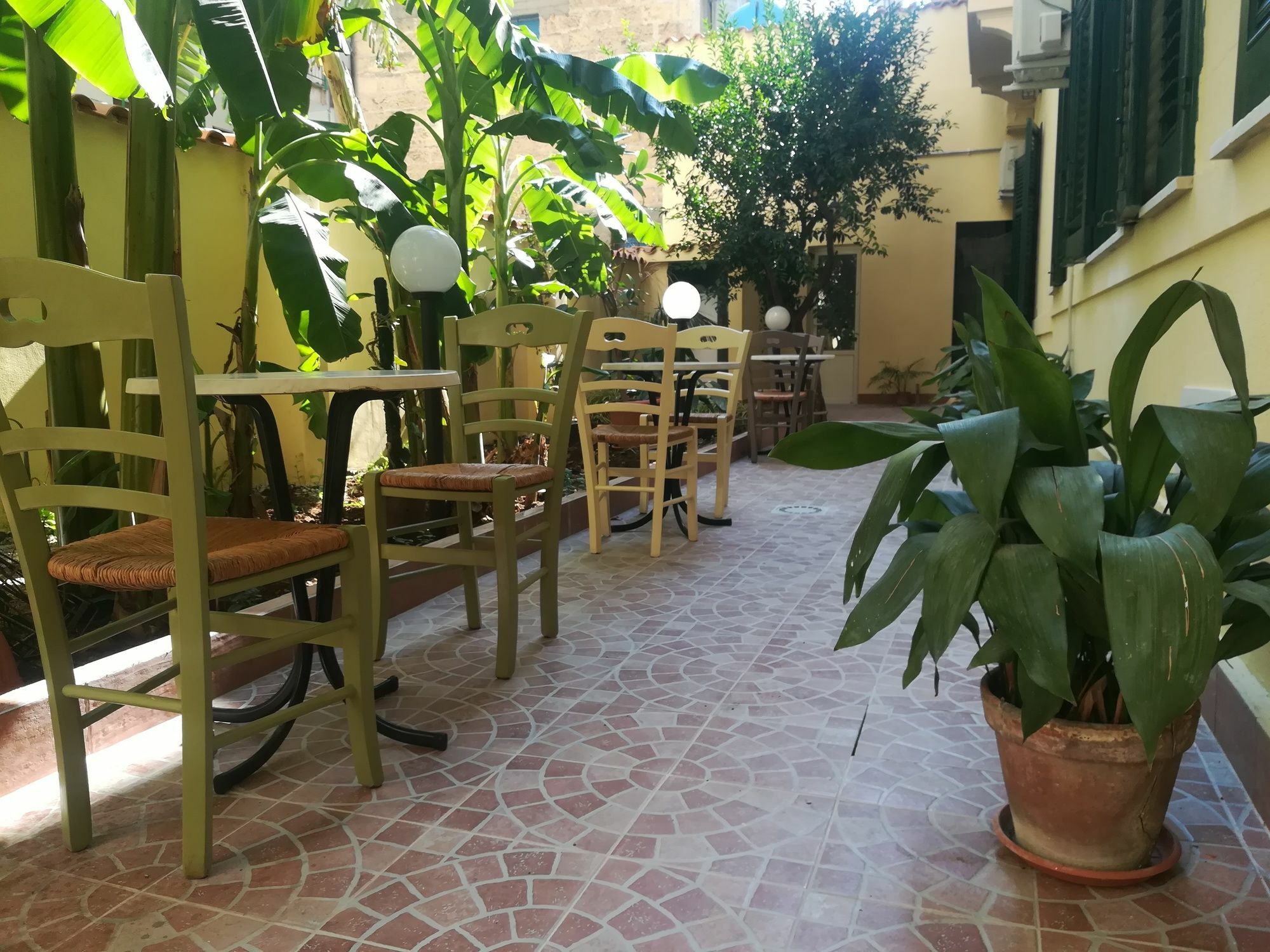 Le Rose Del Viale Hotel Palermo Exterior photo